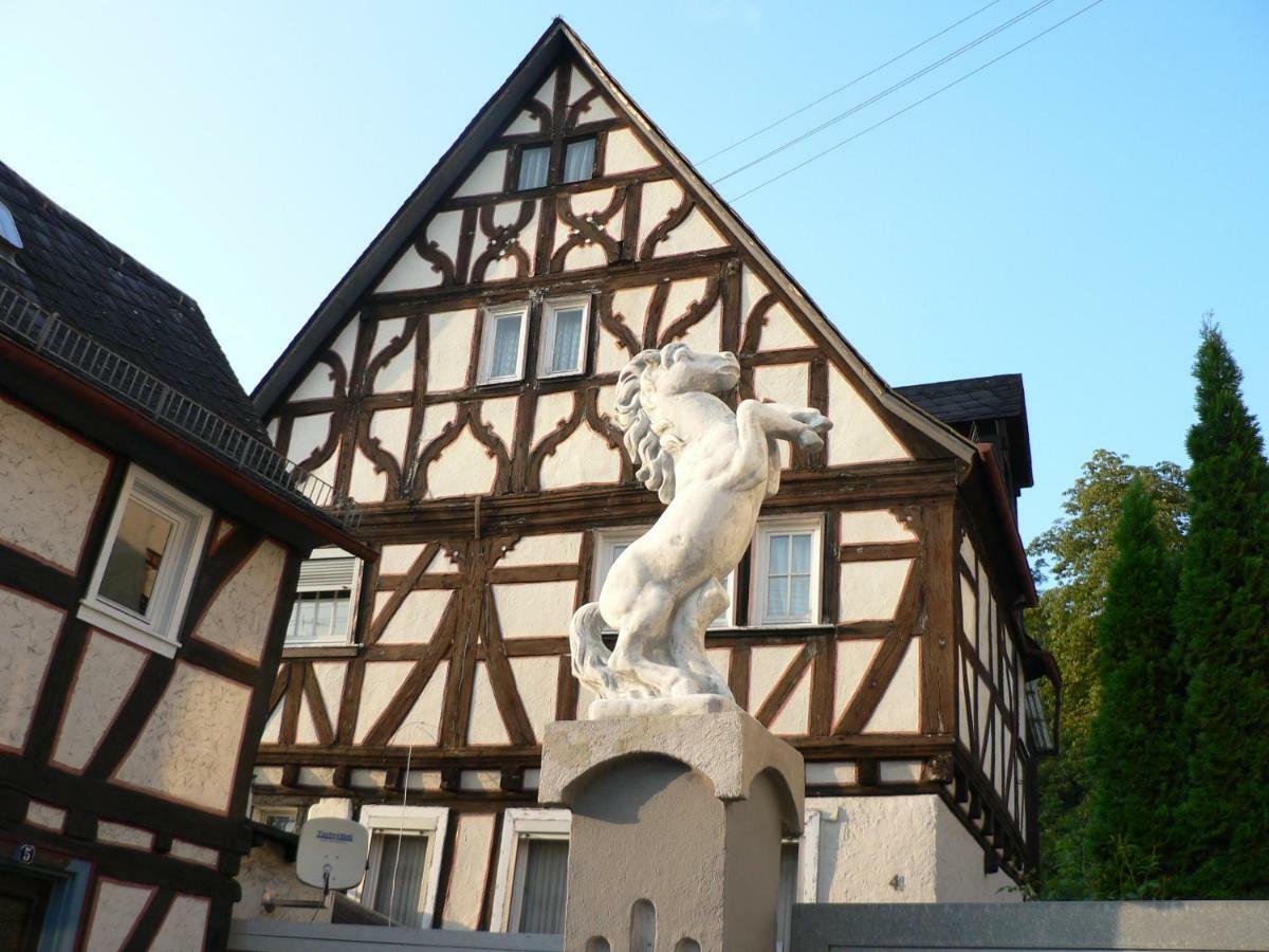Gaestehaus Cheval Blanc Lorch am Rhein Exterior foto